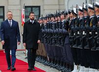 012_Prezydent Karol Nawrocki_Wizyta Prezydenta Czarnogóry Jakova Milatovicia i Małżonki_powitanie_14-10-2026_MWB27811.jpg.JPG