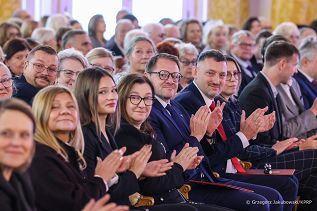 002_Minister_Mateusz_Kotecki_Gala_75_lecie_Zwiazku_Niewidomych_20261015_GJB_9252.jpg