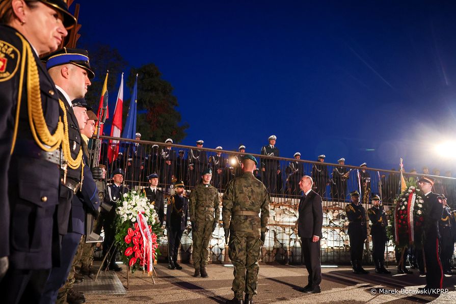 009_Minister_Wojciech_Kolarski_82_rocznica_zakonczenia_Powstania_Warszawskiego_20261002_MB1_5934.jpg