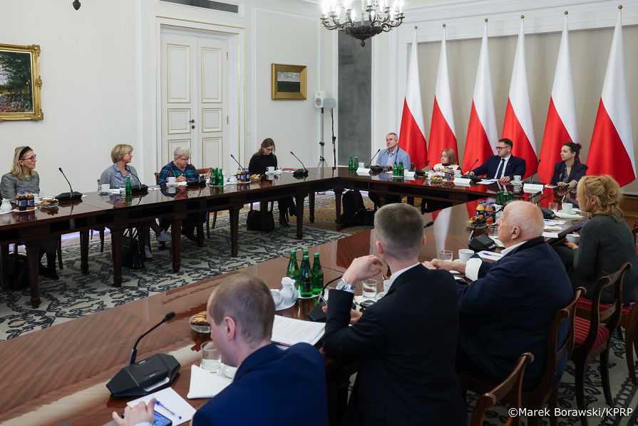 001_Minister Mateusz Kotecki_Posiedzenie Rady ds. Osób z niepełnosprawnościami_26-10-2026_MB1_8654.jpg.JPG