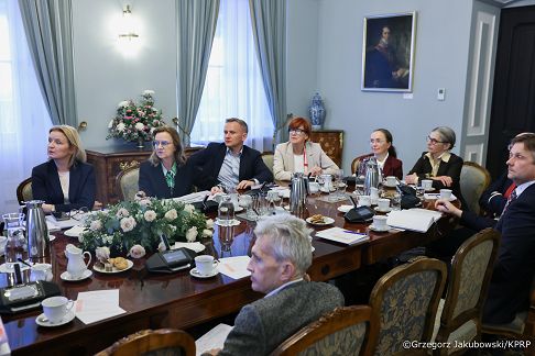 003_Posiedzenie Rady Rodziny i Demografii przy Prezydencie RP_27-10-2026_GJB_7520.jpg.JPG