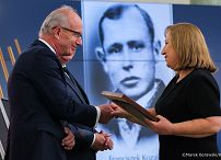 015_Minister Agnieszka Jędrzak_Minister Wojciech Kolarski_Wręczenie not identyfikacyjnych IPN_27-10-2026_MB2_9004.jpg.JPG