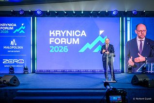003_Minister_Marcin_Przydacz_Forum_Krynica_otwarcie_20261027_097m.jpg