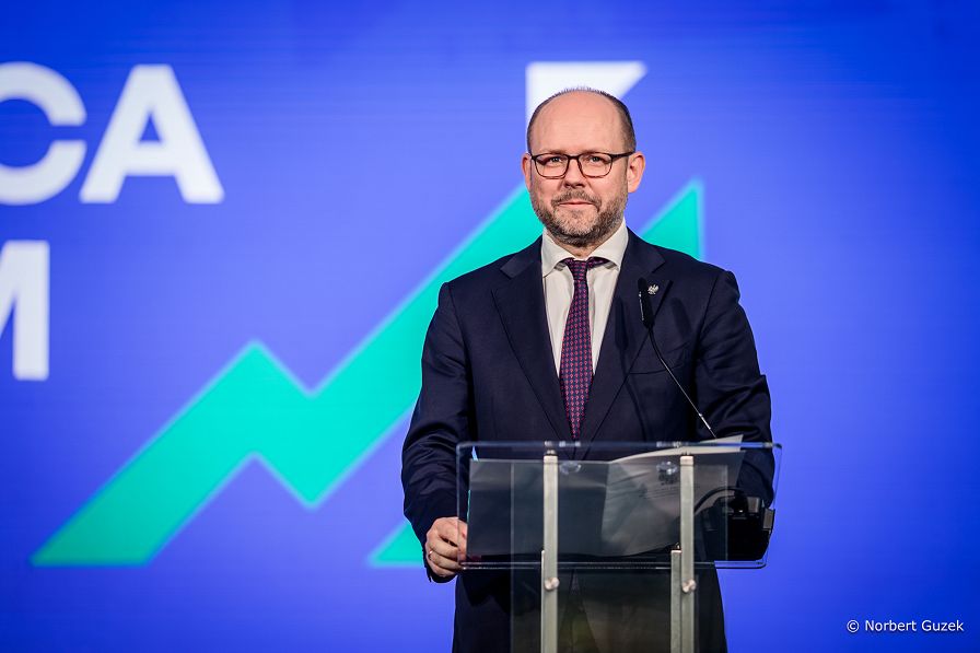 002_Minister_Marcin_Przydacz_Forum_Krynica_otwarcie_20261027_090m.jpg