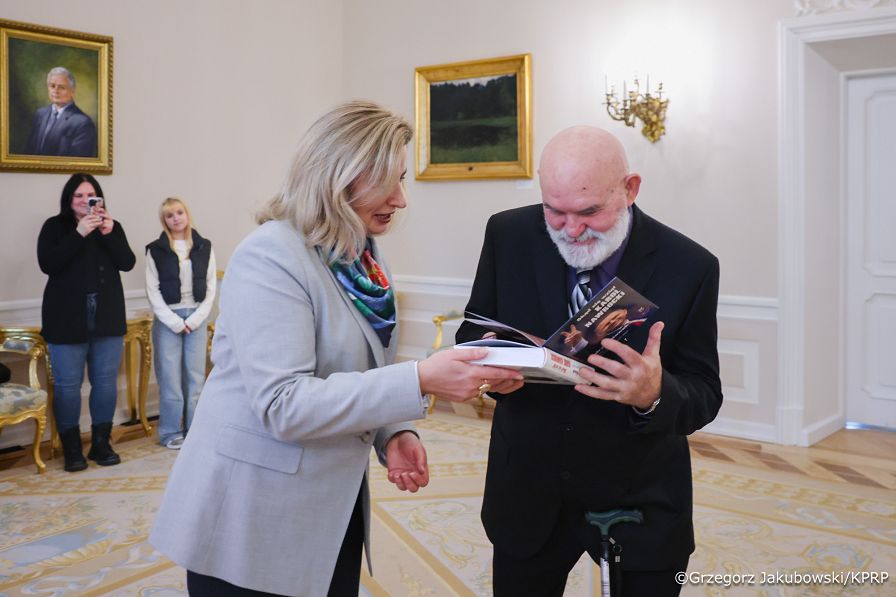 003_Minister Agnieszka Jędrzak_Wręczenie odznaczenia_28-10-2026_GJB_7618.jpg.JPG