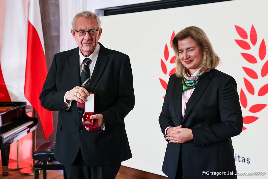 013_Minister Agnieszka Jędrzak_Wręczenie medali Virtus et Fraternitas_29-10-2026_GJB_7900.jpg.JPG