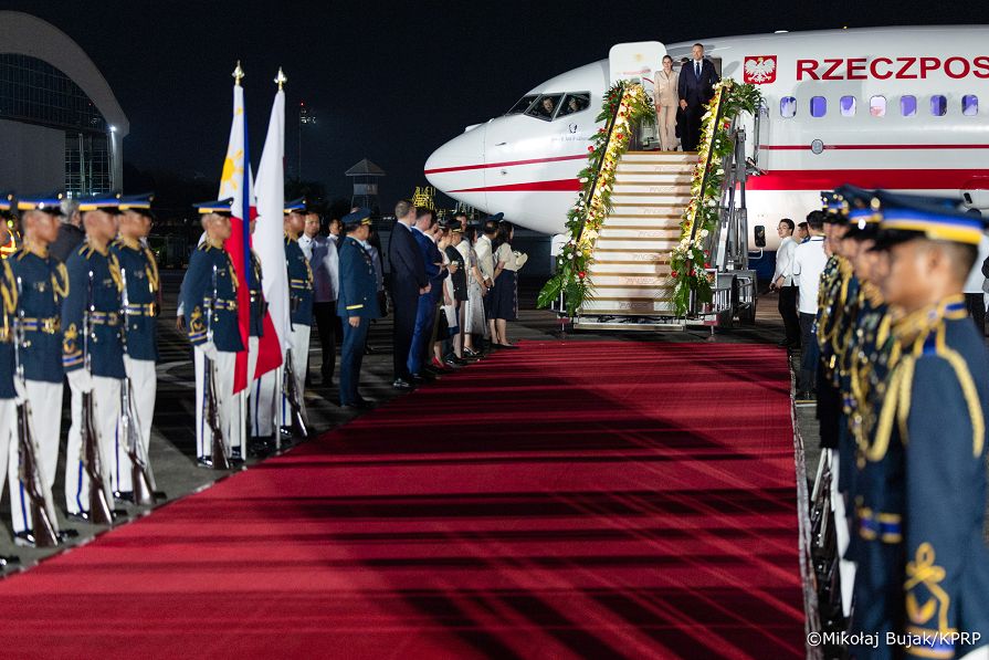 001_Para Prezyencka_Manila_Filipiny_Wizyta oficjalna na Filipinach_Przylot_05-10-2026_MWB23253.jpg.JPG