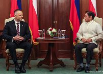 019_Para Prezydencka_Wizyta Pary Prezydenckiej na Filipinach_Ceremonia powitania oficjalnego_06-10-2026_MWB12341.jpg.JPG