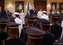 012_Para Prezydencka_Wizyta Pary Prezydenckiej na Filipinach_Ceremonia powitania oficjalnego_06-10-2026_MWB23744.jpg.JPG