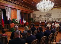 032_Para Prezydencka_Wizyta Pary Prezydenckiej na Filipinach_spotkanie z mediami_06-10-2026_MWB13331.jpg.JPG