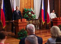 036_Para Prezydencka_Wizyta Pary Prezydenckiej na Filipinach_spotkanie z mediami_06-10-2026_MWB13322.jpg.JPG