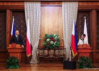 033_Para Prezydencka_Wizyta Pary Prezydenckiej na Filipinach_spotkanie z mediami_06-10-2026_MWB13222.jpg.JPG