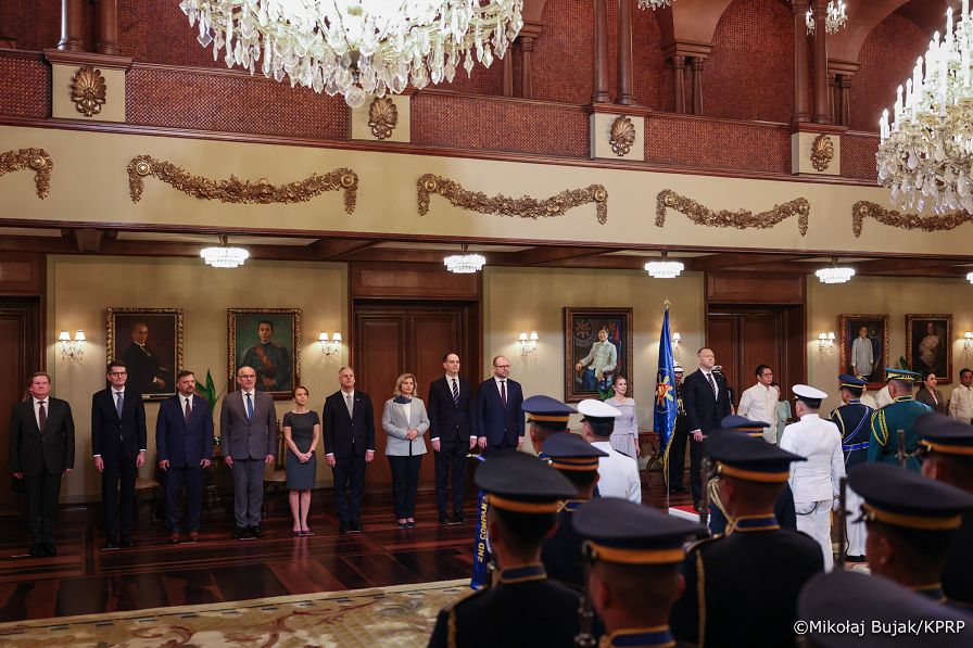 014_Para Prezydencka_Wizyta Pary Prezydenckiej na Filipinach_Ceremonia powitania oficjalnego_06-10-2026_MWB11978.jpg.JPG