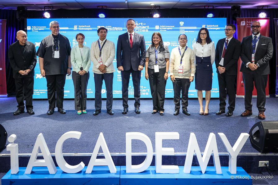 018_Prezydent_Karol_Nawrocki_wizyta_iAcademy_Manilia_Filipiny_20261007_MWB15055.jpg