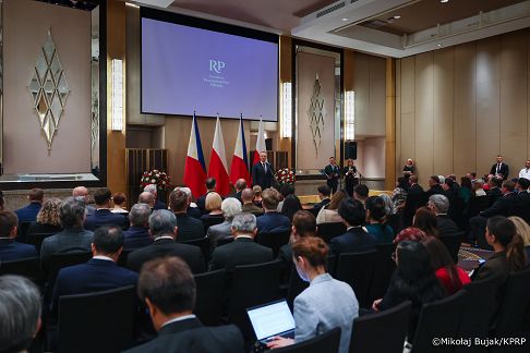 028_Para Prezydencka_Spotkanie Pary Prezydenckiej z osobami zasłużonymi dla relacji polsko-filipińskich_07-10-2026_MWB19645.jpg.JPG