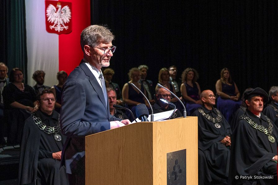 002_Doradca_Dariusz_Dudek_Inauguracja_Roku_Akademickiego_ASP_Warszawa_20261002_EFF03895.jpg