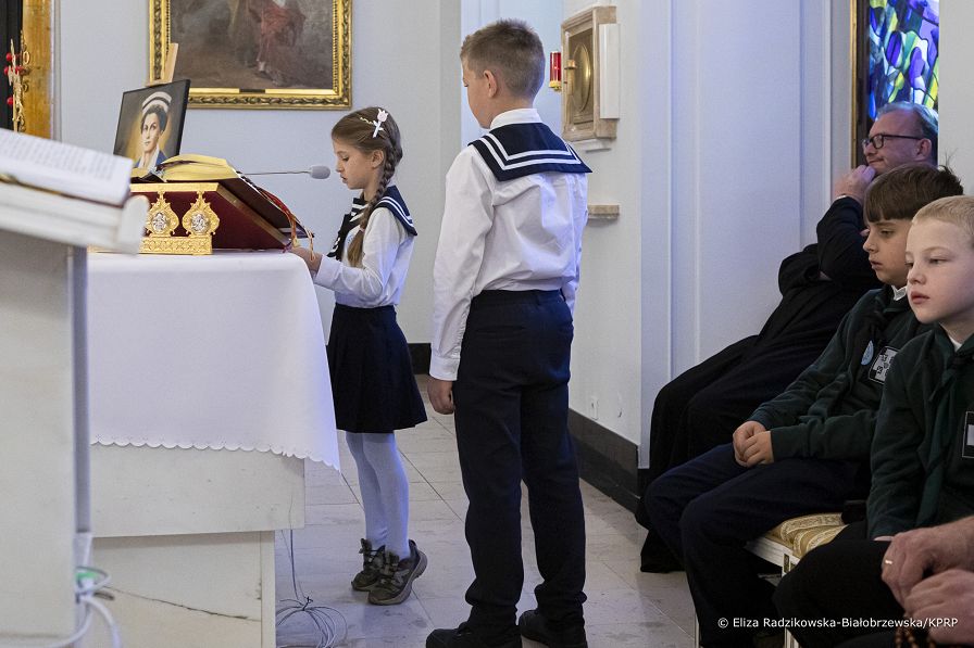 004_KPRP_kampania_milion_dzieci_modli_sie_na_rozancu_20261007__MA_4969.jpg