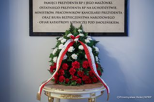 001_Wieniec w mięsięcznice katastrofy smoleńskiej_10-02-2026_PK1_0067.jpg-2.JPG