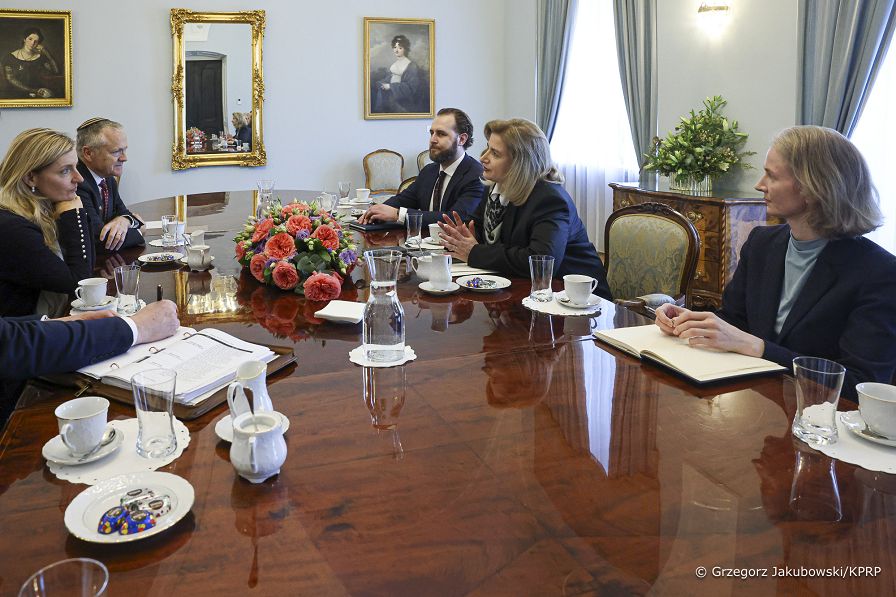 03_Agnieszka_Jedrzak_Sarah_B_Rogers_Podsekretarz_Stanu_Amerykanskiej_ Administracji_20260211_GJB_3873.jpg
