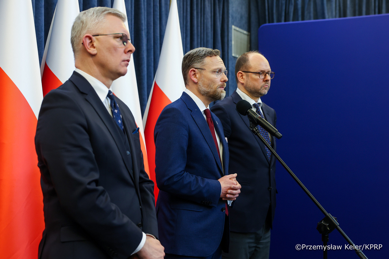 003_Minister_Zbigniew Bogucki_Marcin Przydacz_Sławomir Canckiewicz_konferencja prasowa_11-02-2026_PK1_0480.jpg.JPG [704.66 KB]
