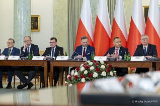 06_Karol_Nawrocki_posiedzenie_RBN_20260211_MWB23734.jpg