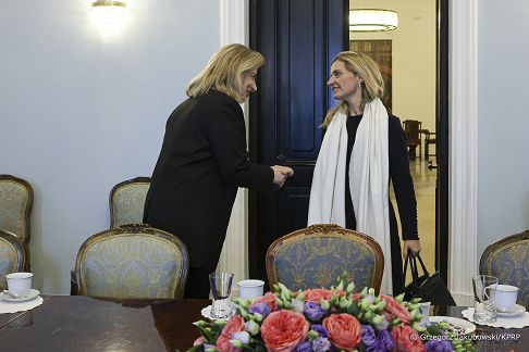 01_Agnieszka_Jedrzak_Sarah_B_Rogers_Podsekretarz_Stanu_Amerykanskiej_ Administracji_20260211_GJB_3840.jpg