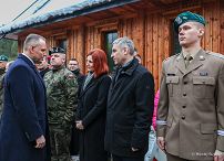 003_c_Prezydent_Karol_Nawrocki_wizyta_Podlasie_Hajnowka_wieniec_sierzant_Mateusz_Sitek_20260213_MWB19788.jpg