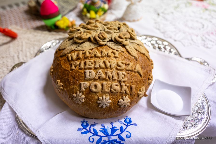 002_Prezydentowa_Marta_Nawrocka_wizyta_KGW_Siemianowka_20260213_7C6A4024.jpg