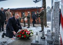 008_Prezydent_Karol_Nawrocki_wizyta_Podlasie_Hajnowka_wieniec_sierzant_Mateusz_Sitek_20260213_MWB10002.jpg