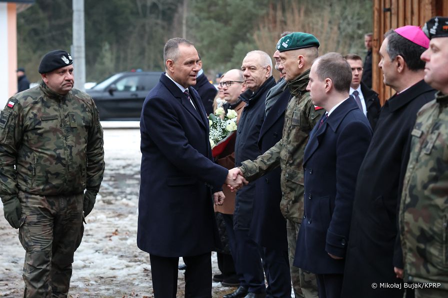 003_a_Prezydent_Karol_Nawrocki_wizyta_Podlasie_Hajnowka_wieniec_sierzant_Mateusz_Sitek_20260213_MWB19722.jpg