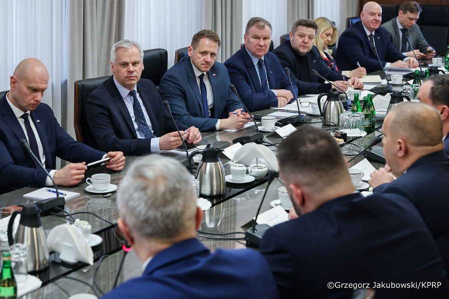 004_Minister MAteusz Kotecki_Spotkanie ze związkami zawodowymi zakładów Azoty_17-02-2026_GJ6_7493.jpg.JPG