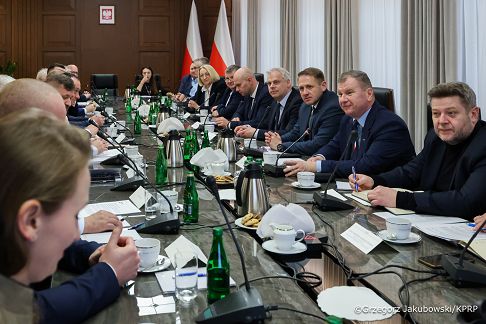 002_Minister MAteusz Kotecki_Spotkanie ze związkami zawodowymi zakładów Azoty_17-02-2026_GJ6_7445.jpg.JPG