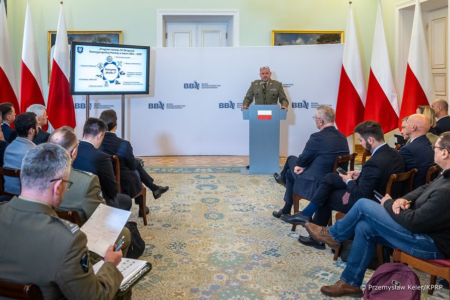 022_BBN_Debata_Miedzy_wolnoscia_a_obowiazkiem_czy_Polska_potrzebuje_powrotu_zasadniczej_Sluzby_Wojskowej_20260218_PK1_2761.jpg