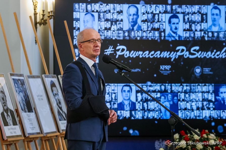022_Prezydent Karol Nawrocki_uroczystość wręczenia not identyfikacyjnych_26-02-2026_1S5A0368.jpg.JPG