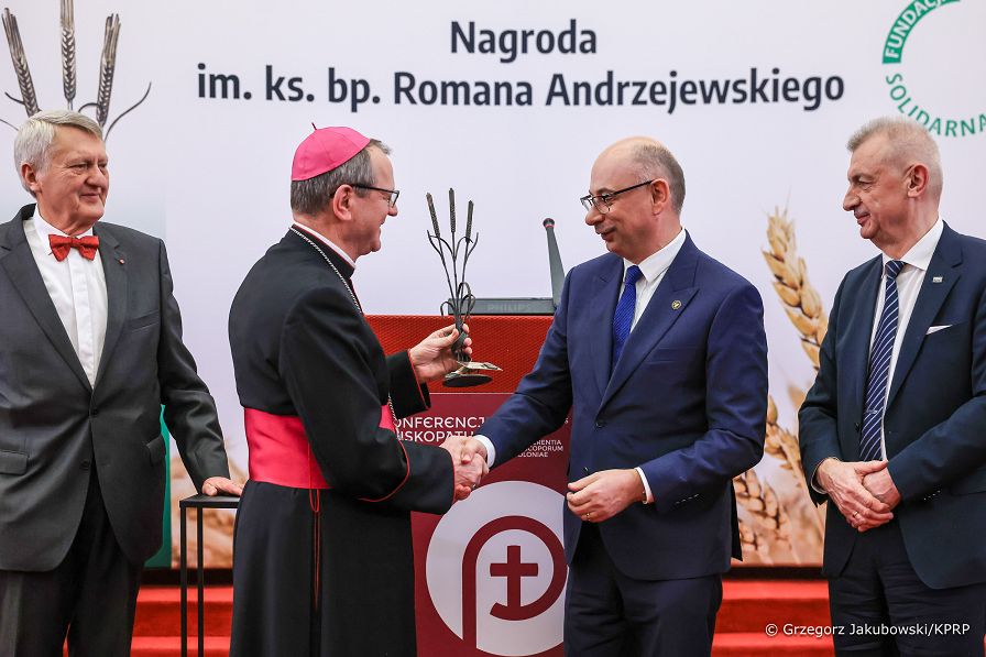 005_Minister_Wojciech_Kolarski_wręczenie_nagrody_dla_dr_Mateusza_Szpytmy_20260226_GJA_1115.jpg