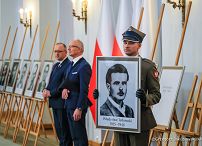 016_Prezydent Karol Nawrocki_uroczystość wręczenia not identyfikacyjnych_26-02-2026_GJA_9984.jpg.JPG