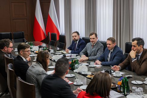 005_Minister_Mateusz_Kotecki_Spotkanie z producentami fajerwerków_26-02-2026_MB1_3309.jpg