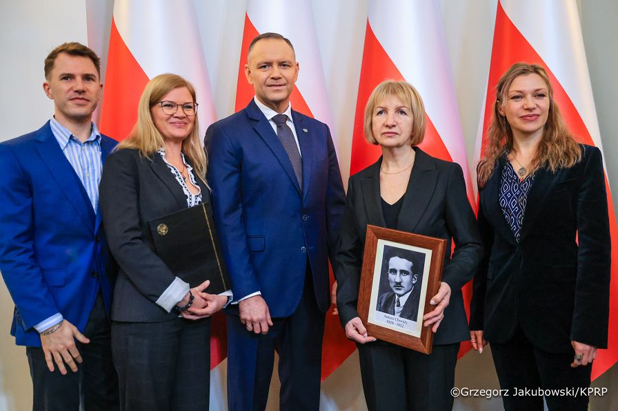 030_Prezydent Karol Nawrocki_uroczystość wręczenia not identyfikacyjnych_26-02-2026_GJA_0810.jpg.JPG