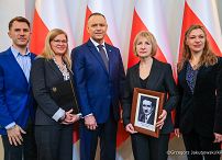 030_Prezydent Karol Nawrocki_uroczystość wręczenia not identyfikacyjnych_26-02-2026_GJA_0810.jpg.JPG