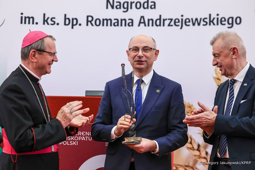 006_Minister_Wojciech_Kolarski_wręczenie_nagrody_dla_dr_Mateusza_Szpytmy_20260226_GJA_1135.jpg