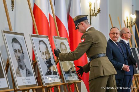 011_Prezydent Karol Nawrocki_uroczystość wręczenia not identyfikacyjnych_26-02-2026_1S5A0090.jpg.JPG
