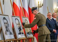 011_Prezydent Karol Nawrocki_uroczystość wręczenia not identyfikacyjnych_26-02-2026_1S5A0090.jpg.JPG