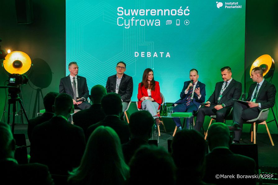 004Minister Adam Andruszkiewicz_Prezentacja raportu eksperckiego pt. Suwerenność cyfrowa_26-02-2026_MB1_3554.jpg.JPG