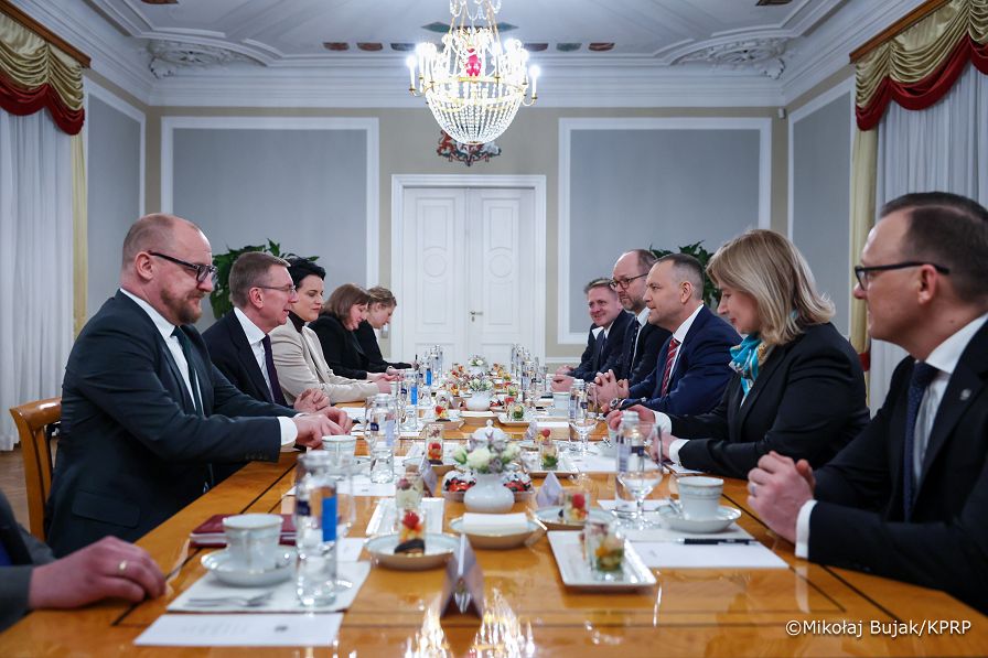 016_Prezydent Karol Nawrocki_Wizyta na Łotwie_rozmowy delegacji_27-02-2026_MWB10659.jpg.JPG