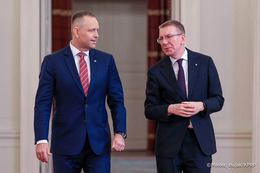010_Prezydent Karol Nawrocki_Wizyta na Łotwie_poitanie_27-02-2026_MWB23647.jpg.JPG
