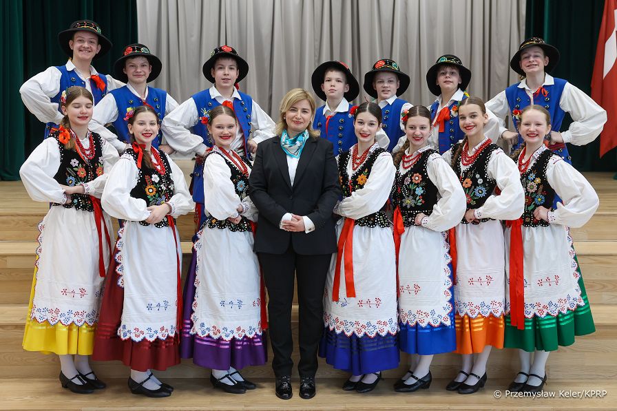 019_Minister_Agnieszka_Jedrzak_spotkanie_ze_spolecznoscia_szkolna_Panstwowego_Gimnazjum_Polskiego_im_J_Pilsudskiego_20260227_PK1_2892.jpg