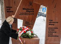 002_Minister_Agnieszka_Jedrzak_wieniec_pod_pomnikiem_kpt_Wladyslawa_Raginisa _20260227_PK1_2127.jpg