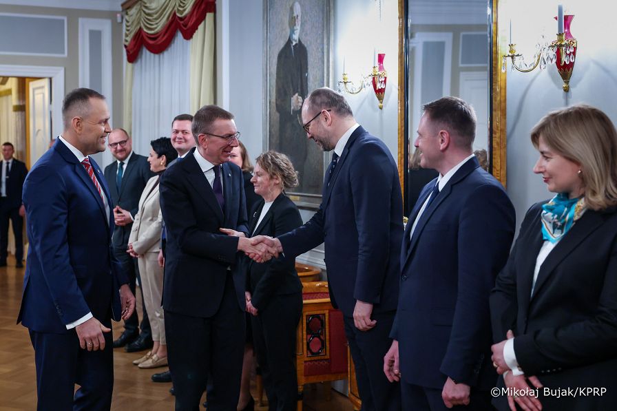 011_Prezydent Karol Nawrocki_Wizyta na Łotwie_poitanie_27-02-2026_MWB10518.jpg.JPG