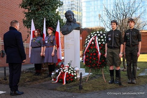 004_Adam Andruszkiewicz_Złożenie wieńca pod pomnikiem Danuty Siedzikówny  Inki _01-03-2026_GJA_1738.jpg.JPG