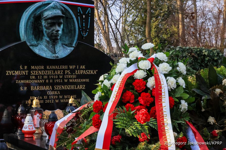 003_Wieniec złożony przez Szefa BBN Sławomira Cenckiewicza na grobie Łupaszki_01-03-2026_GJA_1389.jpg.JPG